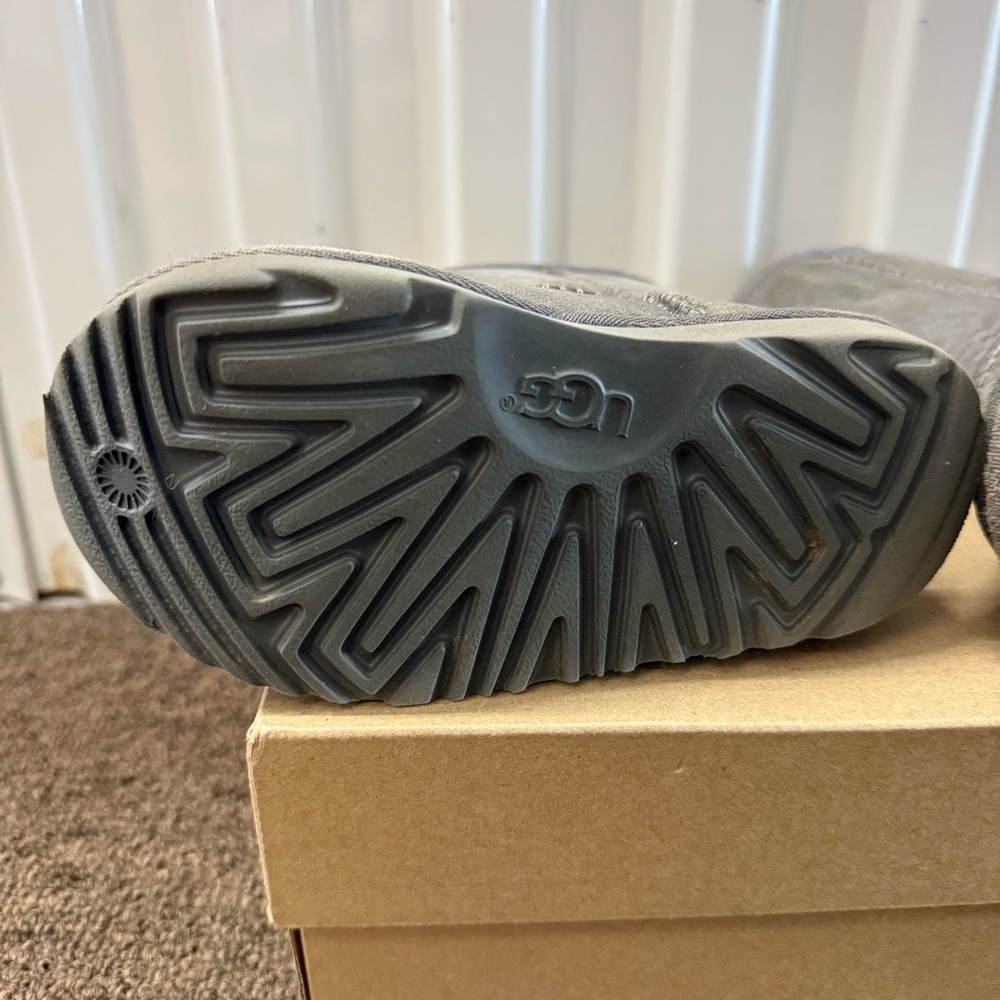 Kids Uggs T Classic II Grey Size 9 - Picture 5 of 8